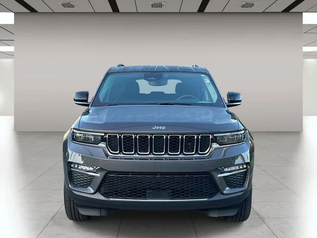 Used 2024 Gray Jeep Limited image 9