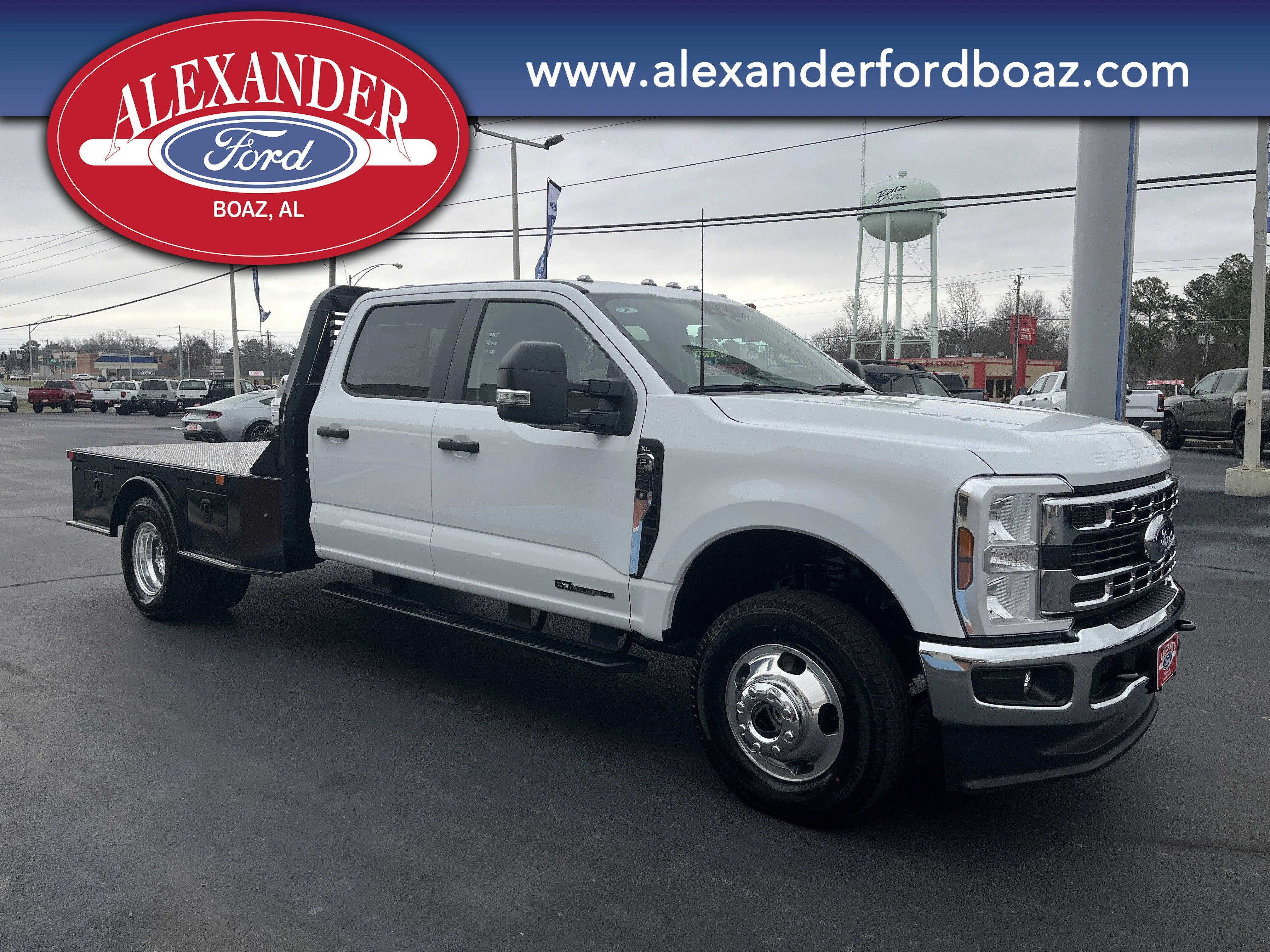 New 2026 Oxford White Ford F-350® XL image 3