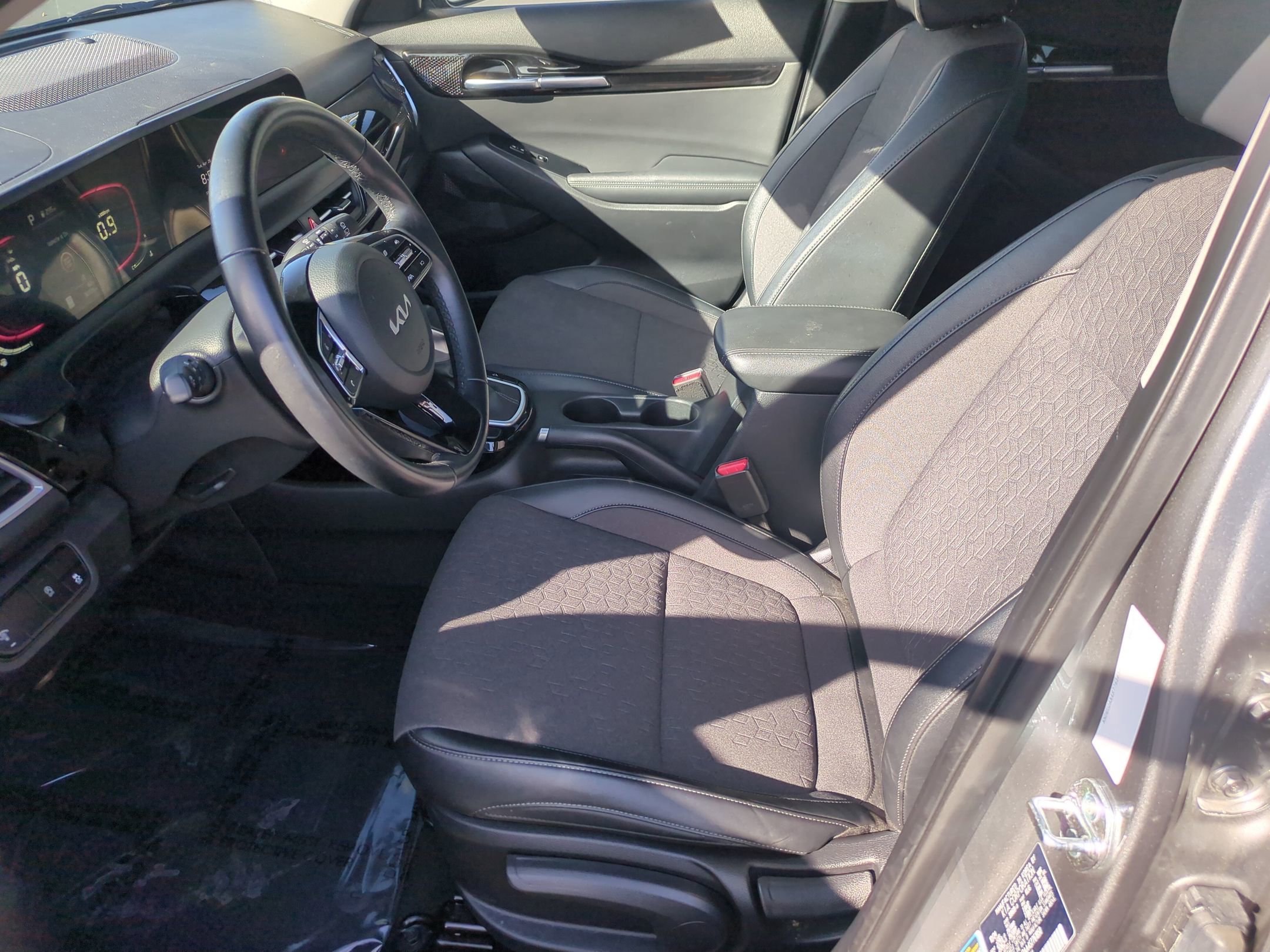 2025 Kia Seltos S - Photo 13