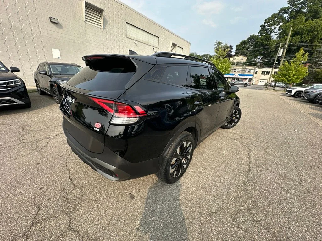 Used 2023 Black Kia X-Line image 6