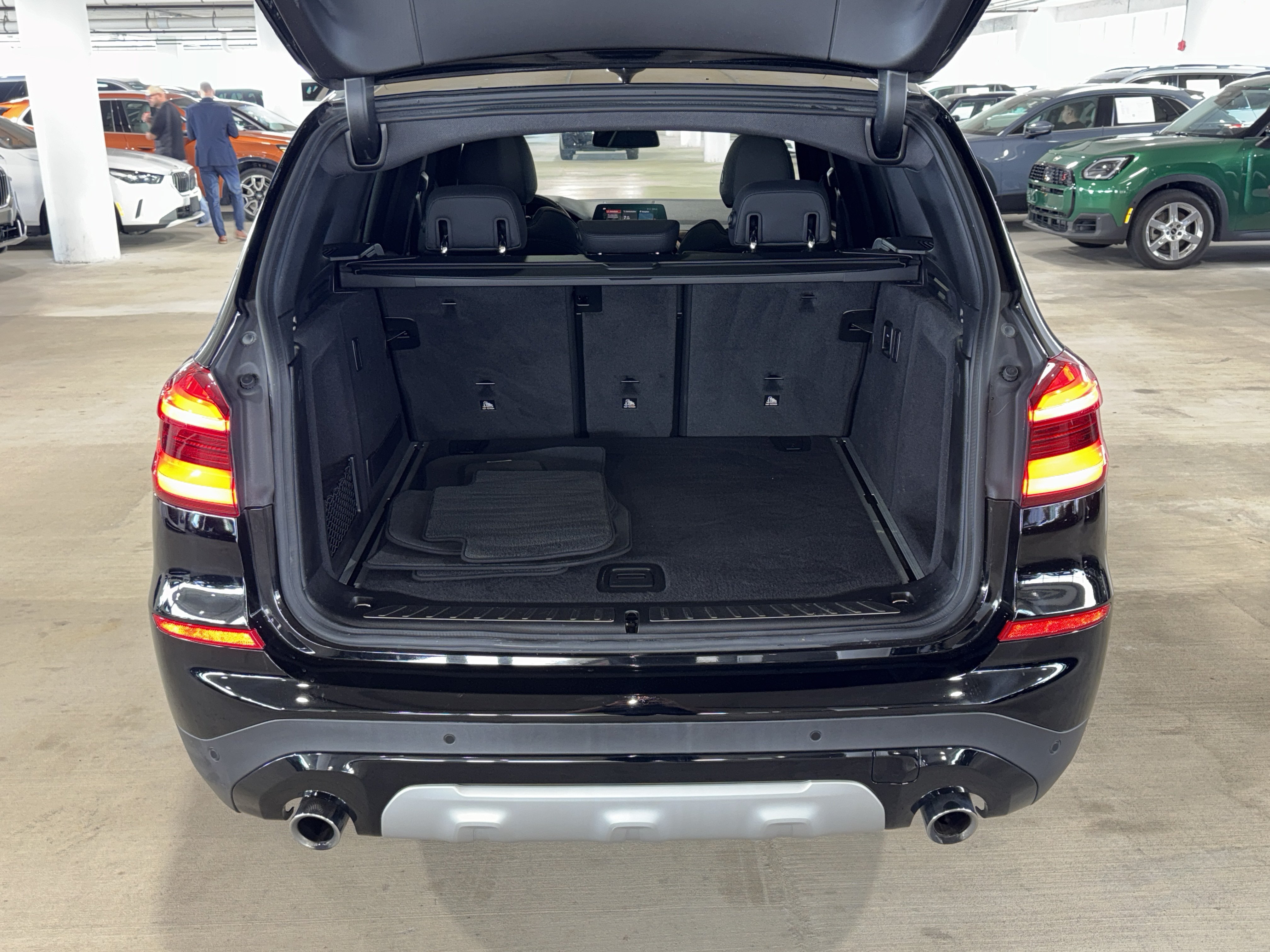 Used 2020 Jet Black BMW sDrive30i image 13