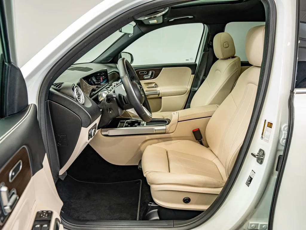 Used 2026 Polar White Mercedes-Benz GLB 250 image 33