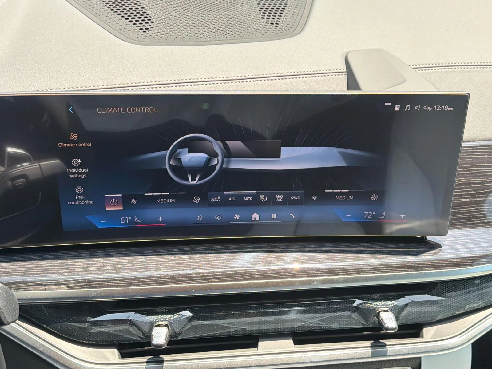 New 2026 Brooklyn Grey Metallic BMW xDrive50e Plug-In Hybrid image 18