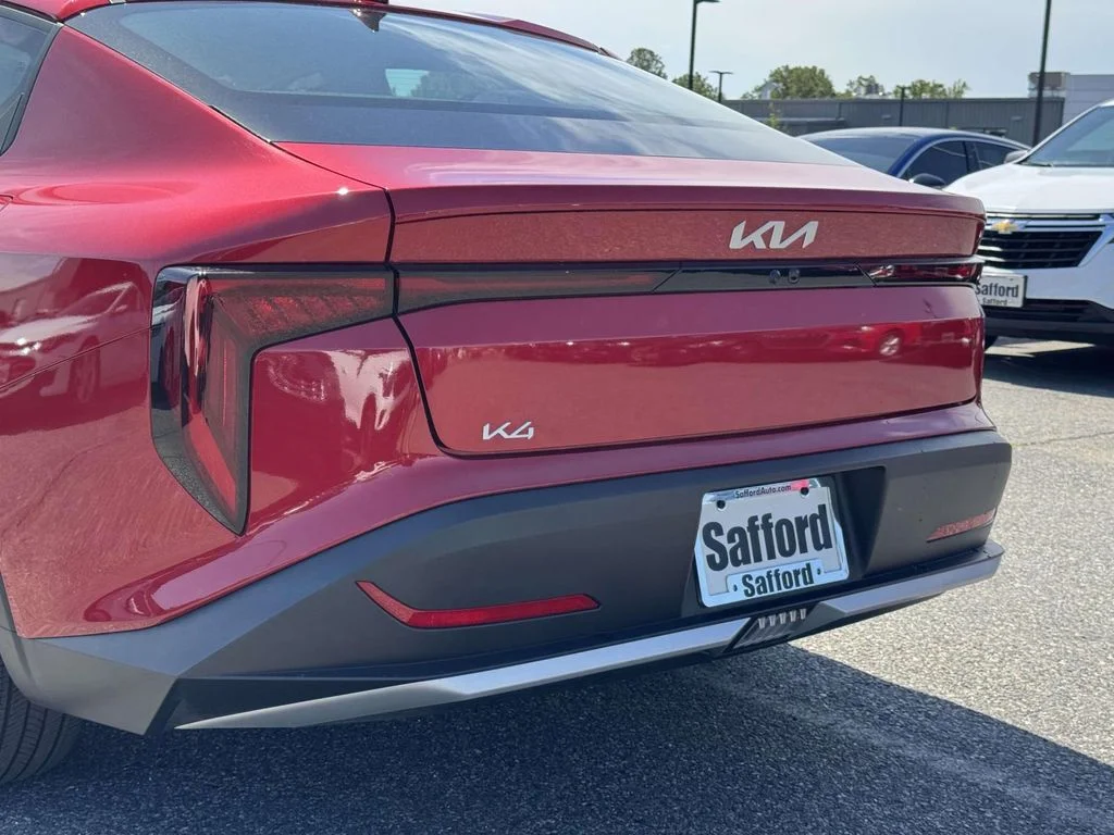 Used 2025 Red Kia LXS image 11