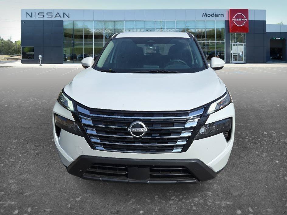 Certified Used 2026 Everest White Pearl Tricoat Nissan SV image 2