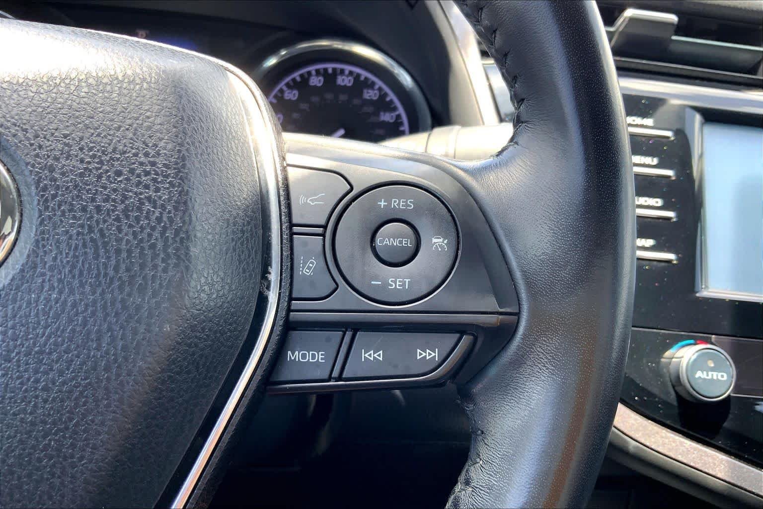 Used 2019 Super White Toyota SE image 24