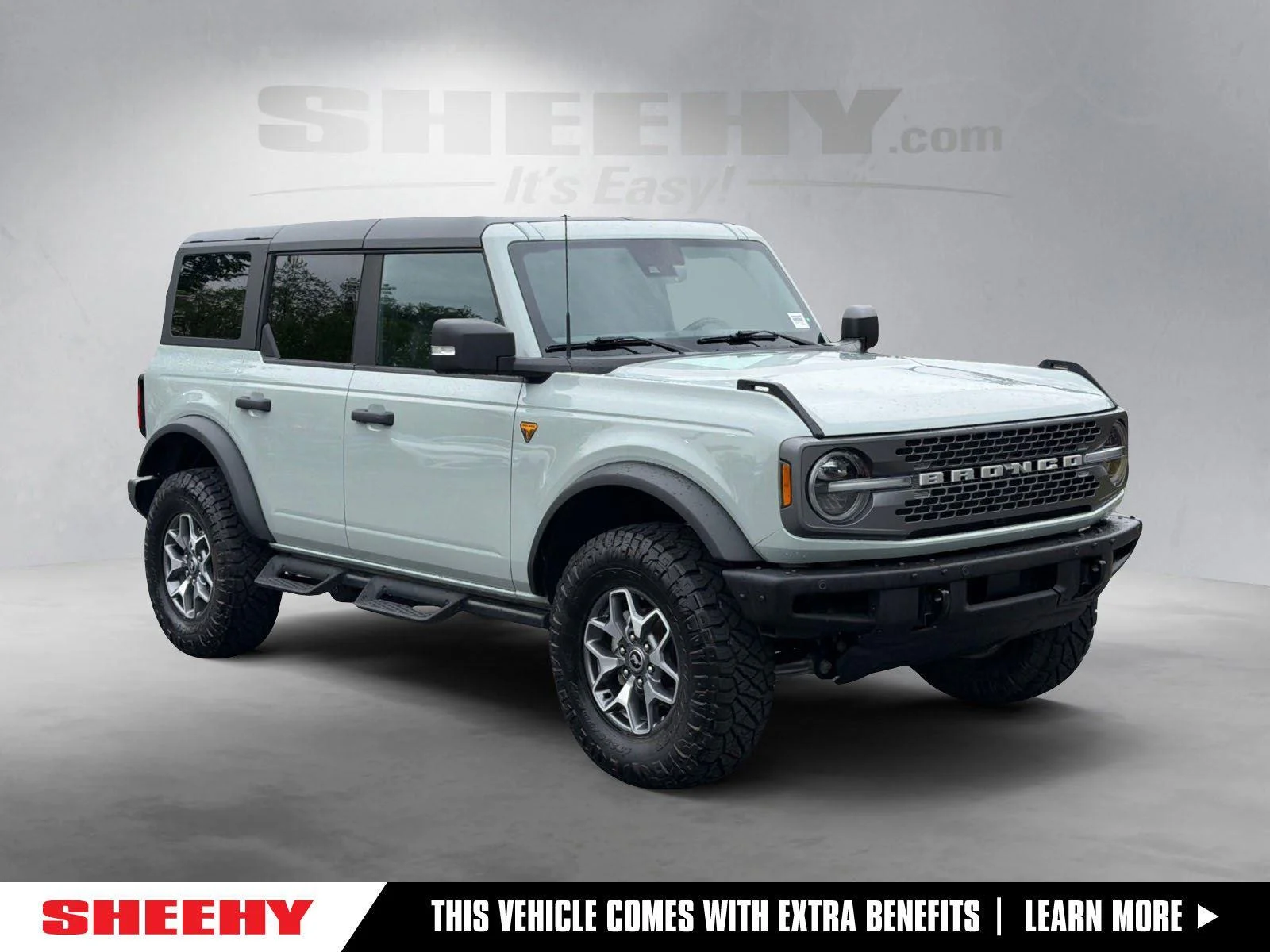 2023 Ford Bronco Badlands 4x4's photo