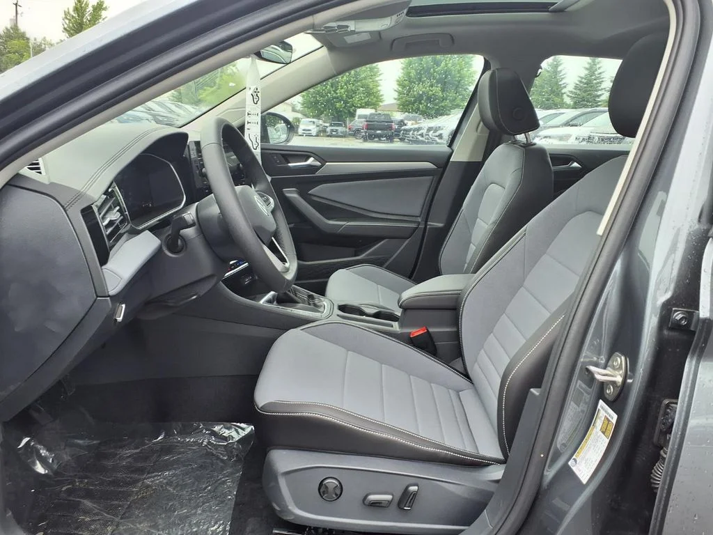 New 2026 Platinum Gray Metallic Volkswagen 1.5T SE image 7