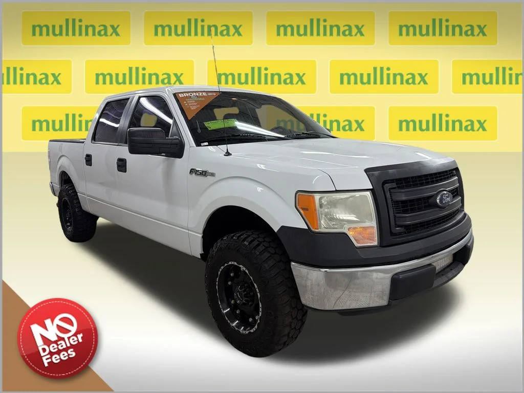 Used 2013 White Ford XL image 1