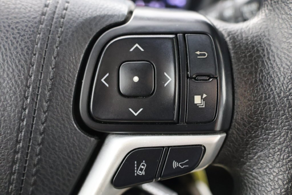 2017 Toyota Highlander LE - Photo 12