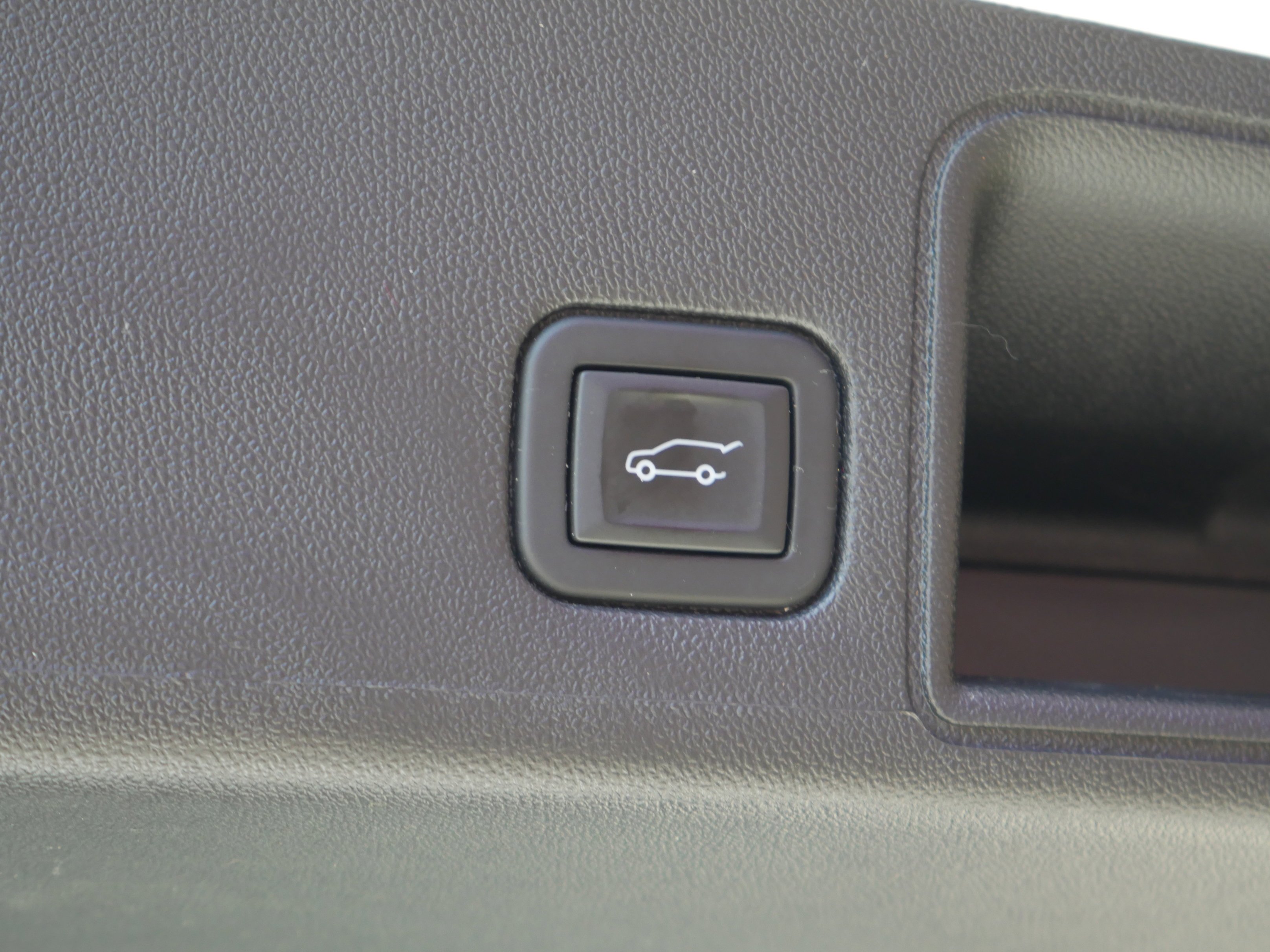 Used 2024 Summit White GMC AT4 image 14