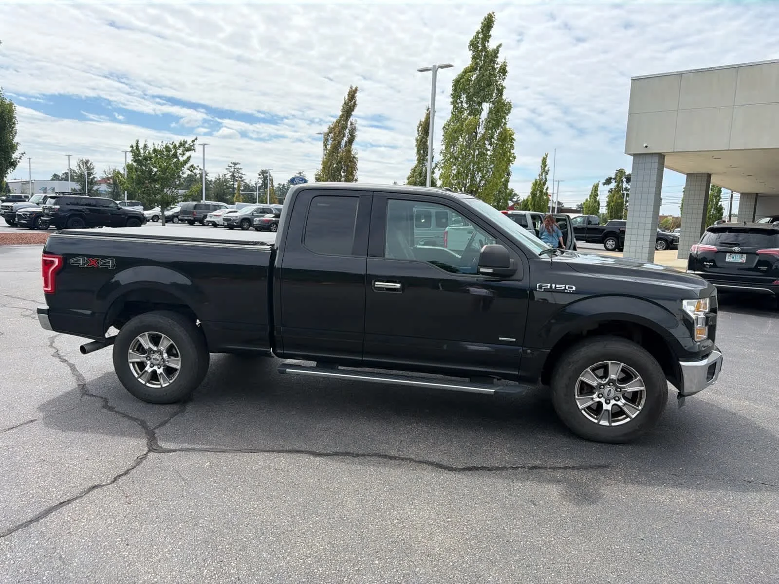 Used 2015 Tuxedo Black Metallic Ford XLT image 10