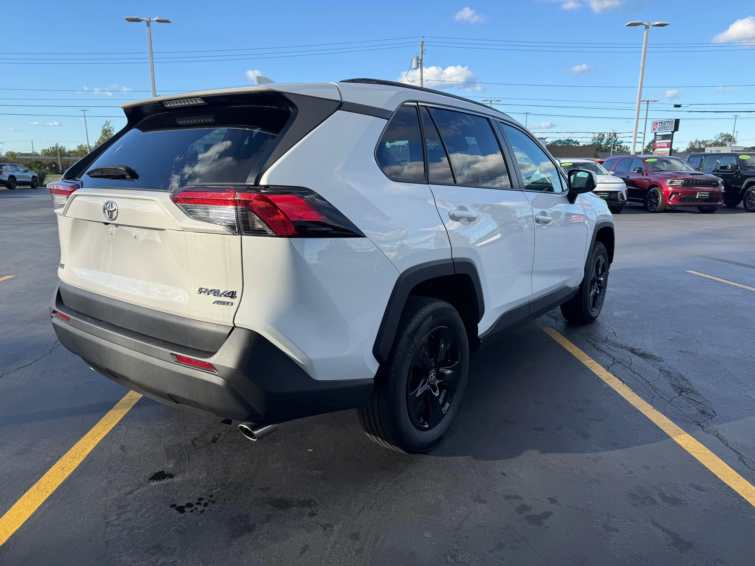 Used 2025 White Toyota XLE image 6