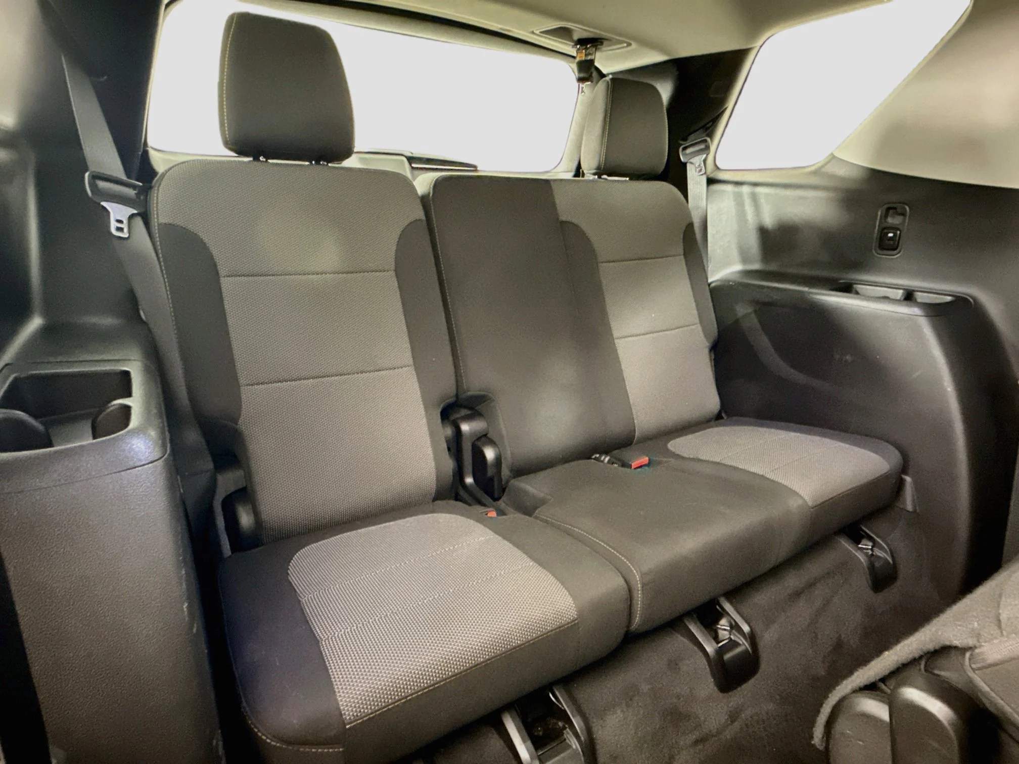Used 2019 SILVER ICE METALLIC Chevrolet LS image 28