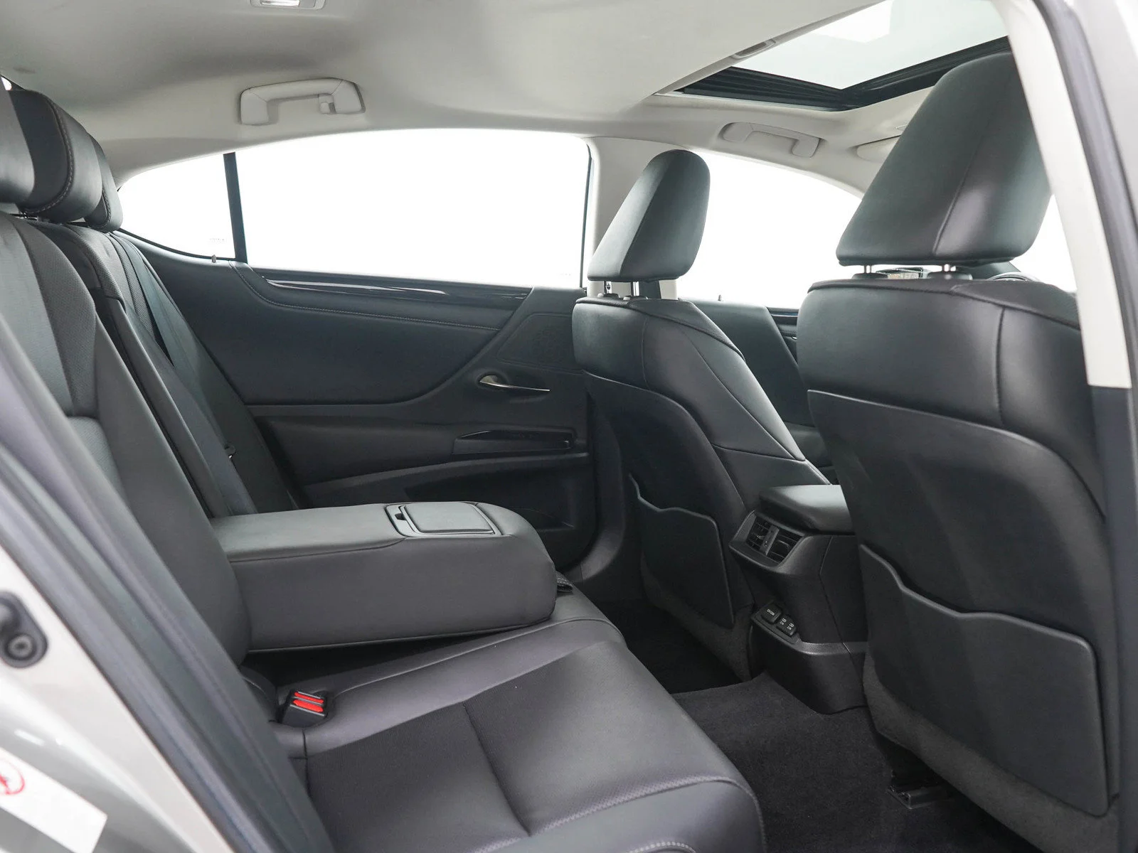 Used 2019 Moonbeam Beige Met Lexus  image 11