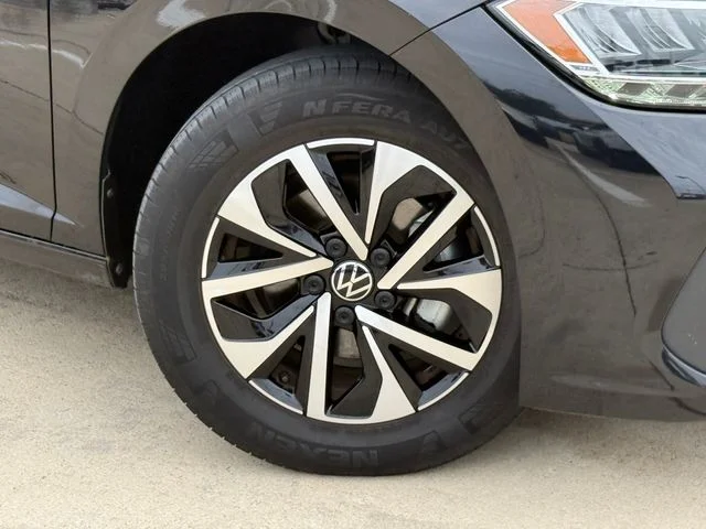 3VW5M7BU1RM086879