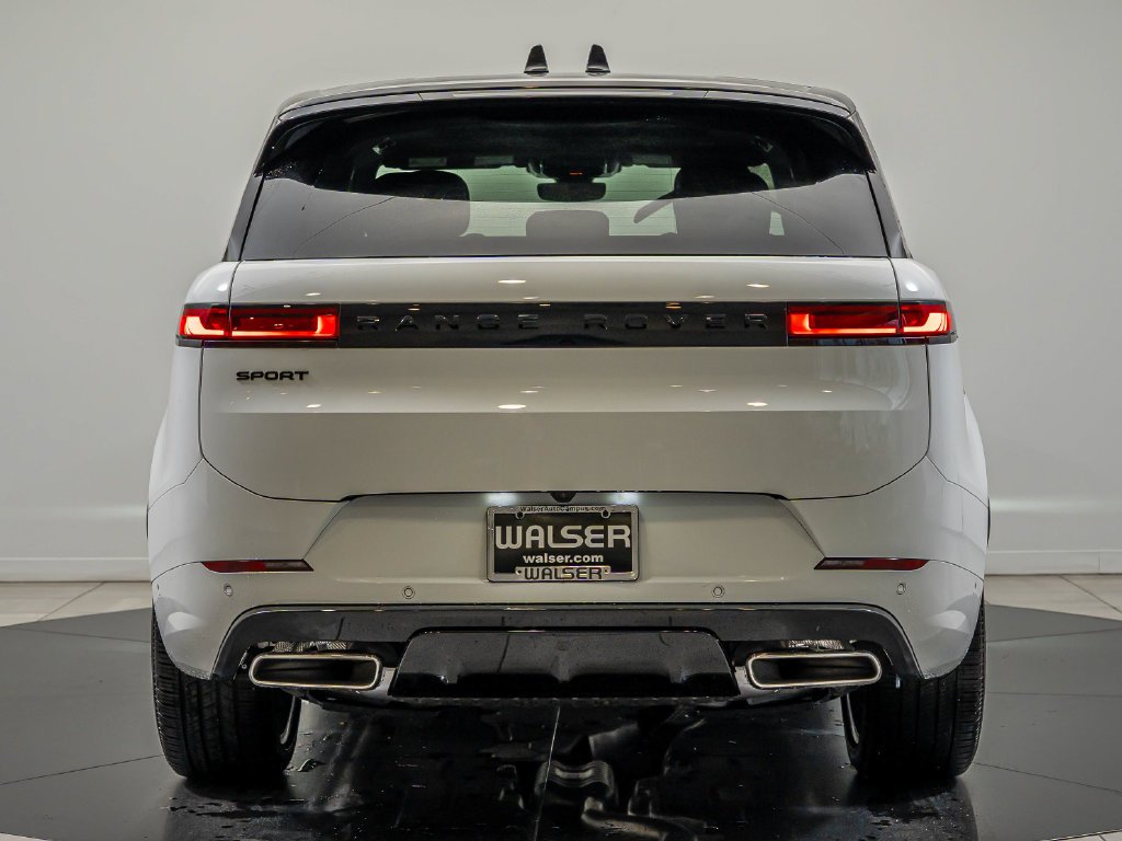New 2026 Fuji White Land Rover Dynamic SE image 6