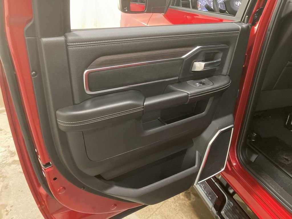 New 2026 Molten Red Pearl-Coat Exterior Paint RAM Laramie image 12