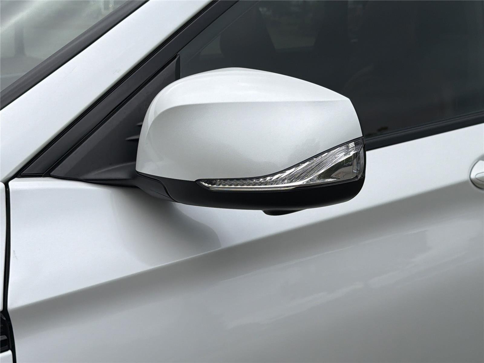 Used 2023 Radiant White INFINITI SPORT image 34