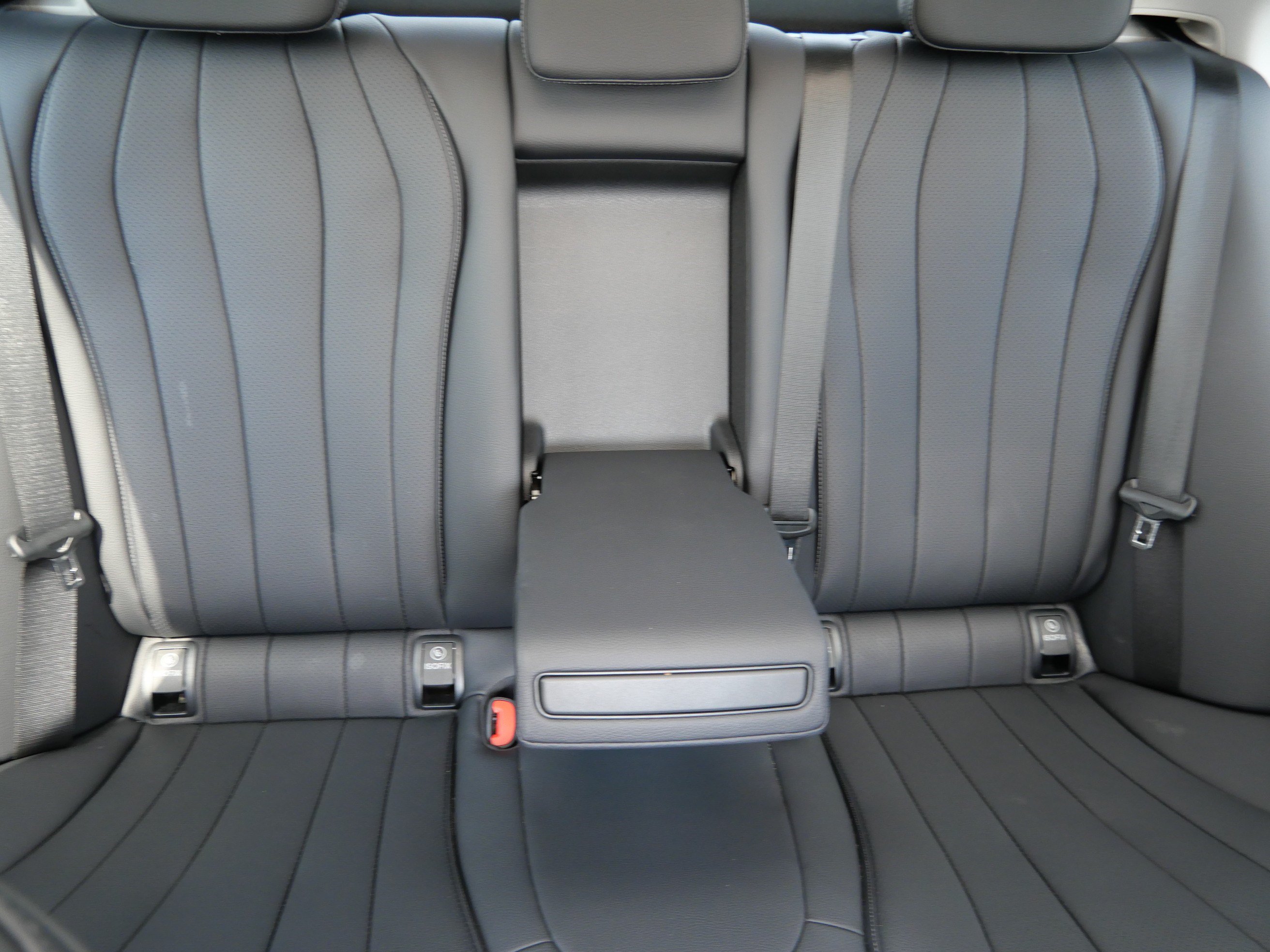 2025 Mercedes-Benz E-Class E350 - Photo 13