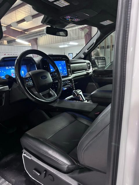 Used 2024 White Ford Lariat image 9