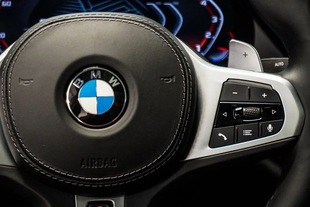 Used 2020 Black BMW M50i image 15