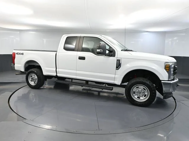 Used 2019 White Ford XL image 3