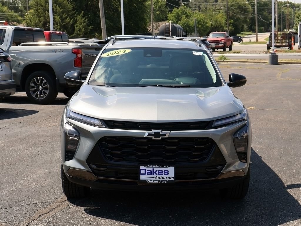 Used 2024 Gray Chevrolet ACTIV image 2