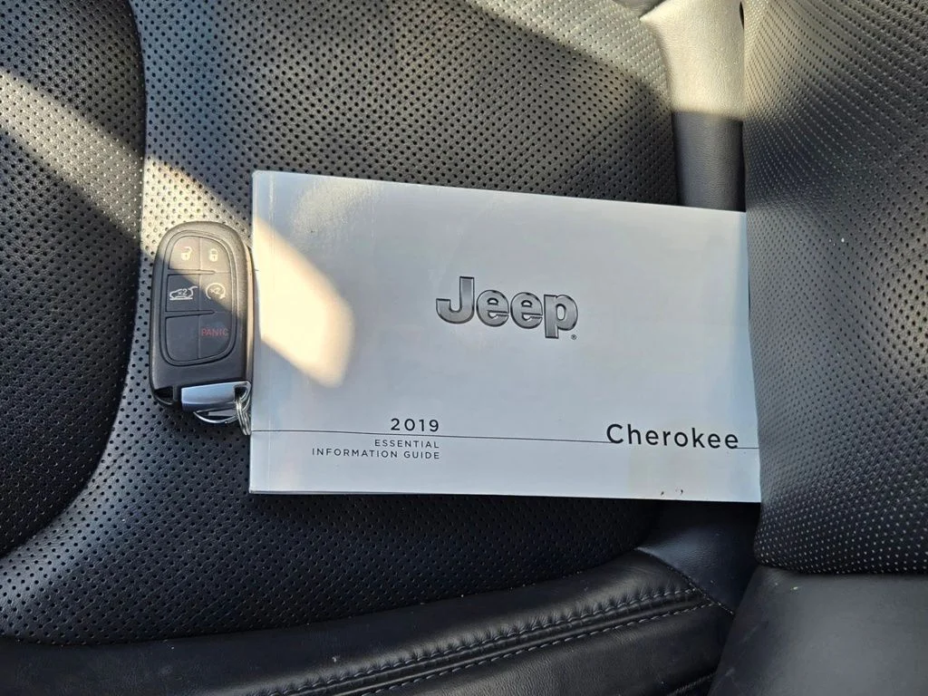 Used 2019 Red Jeep Limited image 13