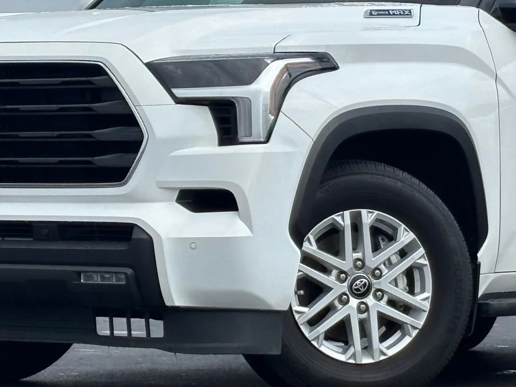 Used 2025 White Toyota SR5 image 2