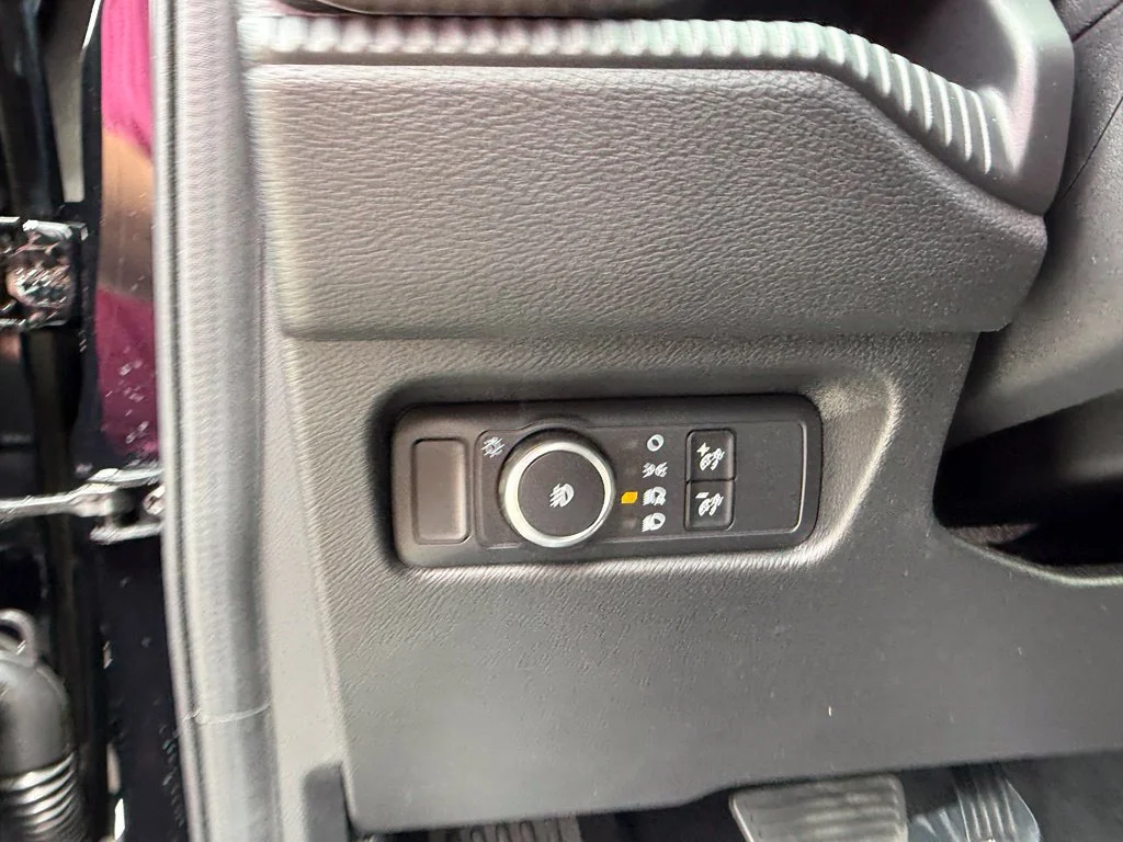 Used 2025 Black Ford XLT image 7