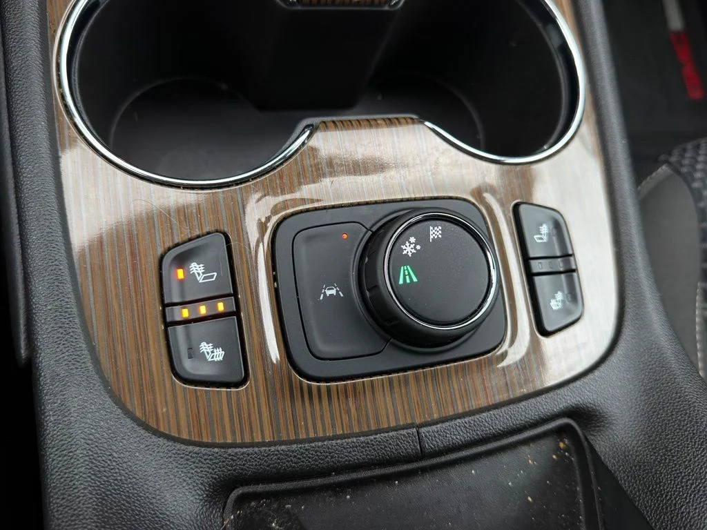 Used 2022 Blue GMC SLE image 3