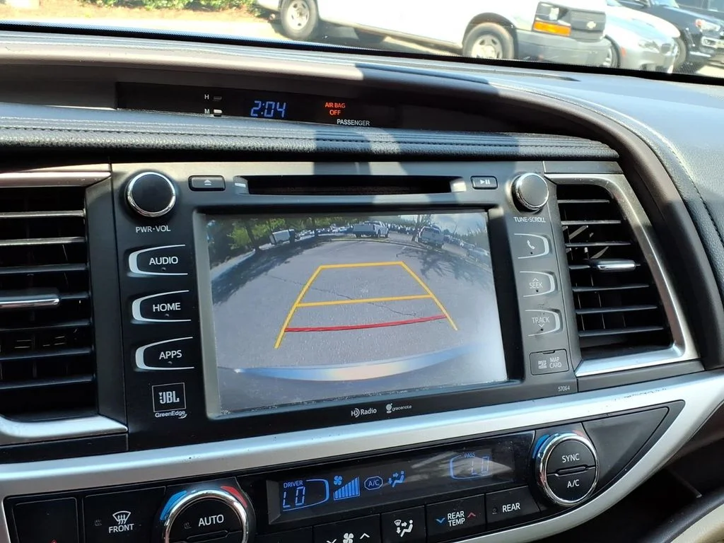 Used 2015 Blue Toyota Limited Platinum V6 image 5
