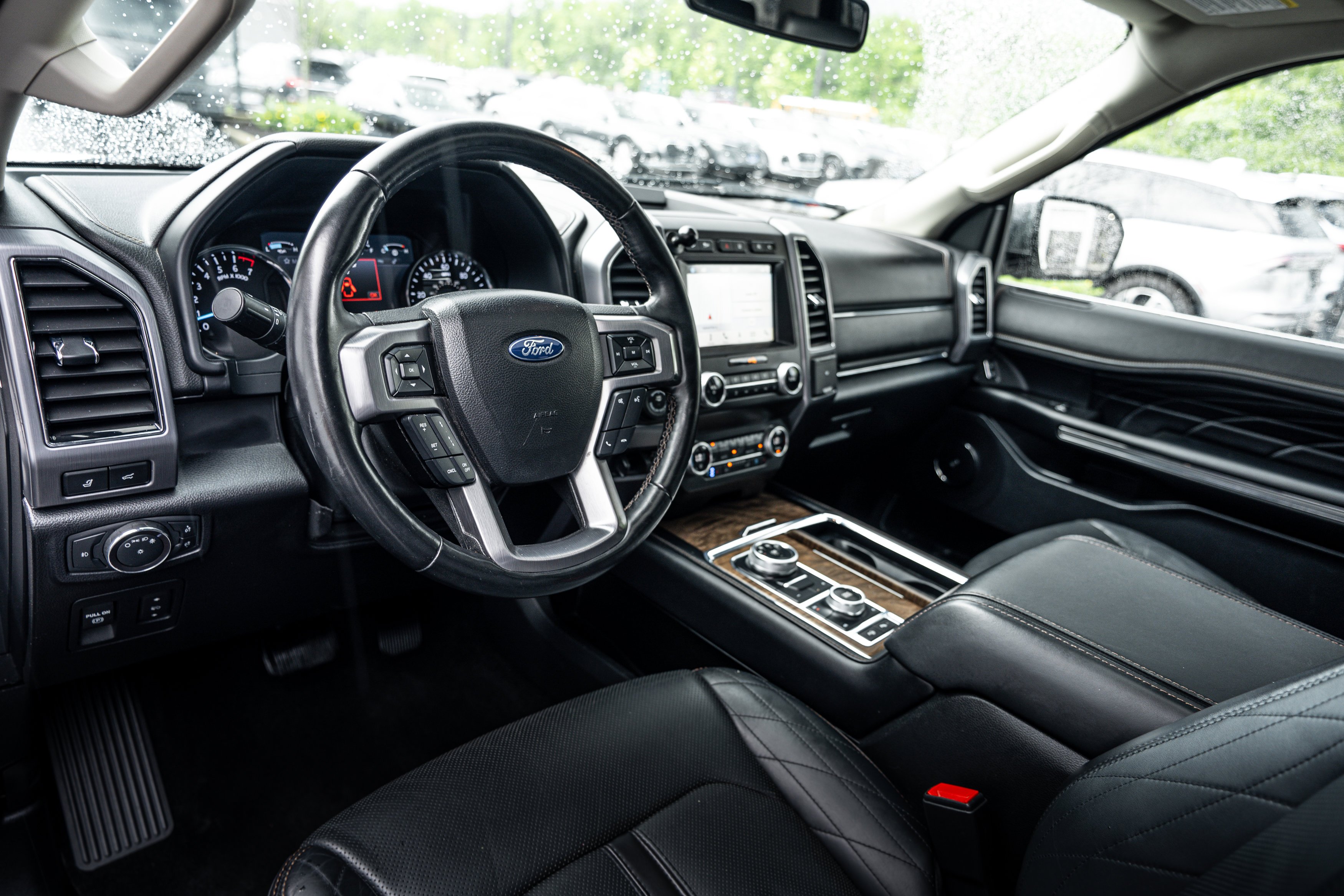 Used 2019 White Platinum Metallic Tri-Coat Ford Platinum image 7