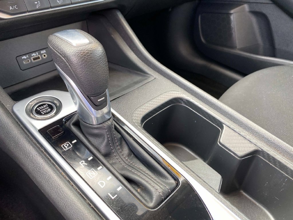 Used 2022 White Nissan SV image 14