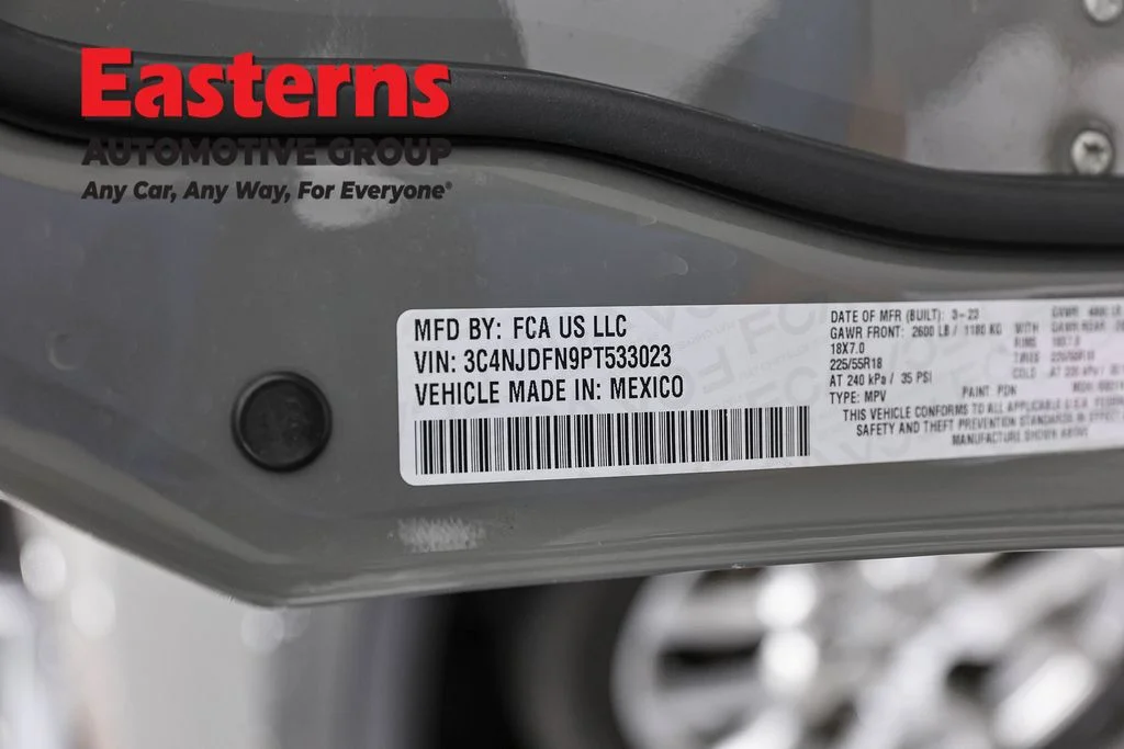 Used 2023 Gray Jeep Latitude Lux image 34