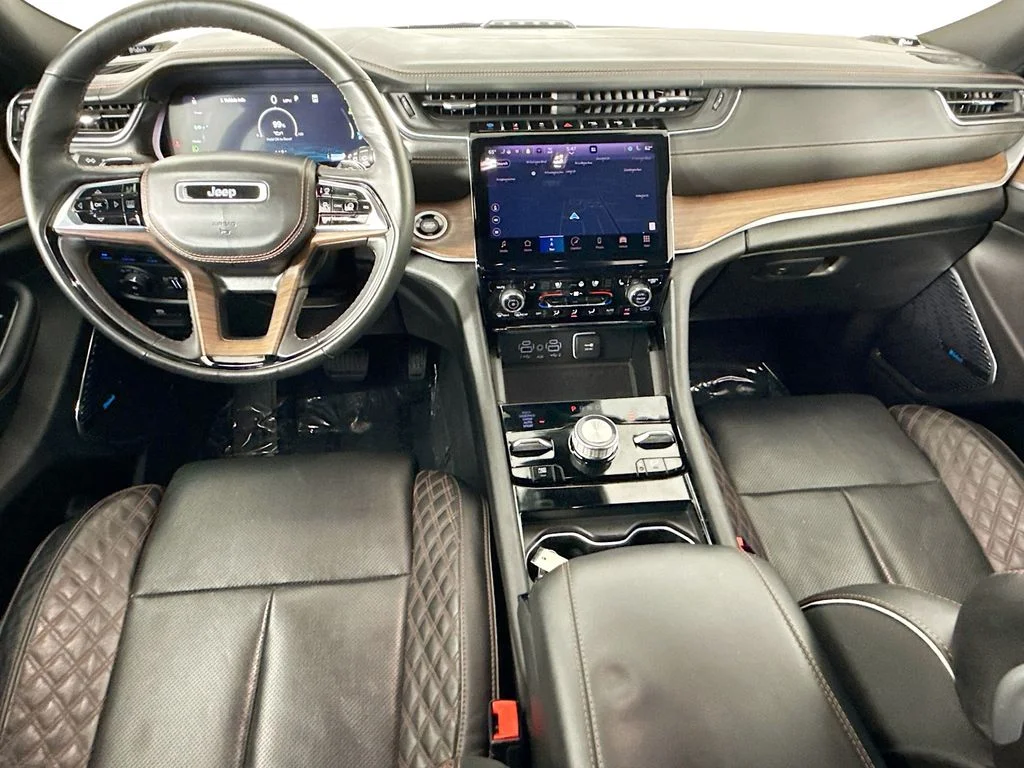 Used 2023 Silver Jeep Summit 4xe image 22