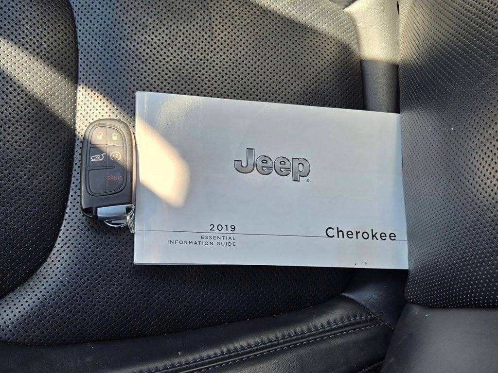 Used 2019 Red Jeep Limited image 13