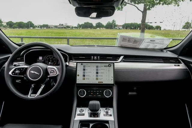 2026 Jaguar F-Pace R-Dynamic S - Photo 17