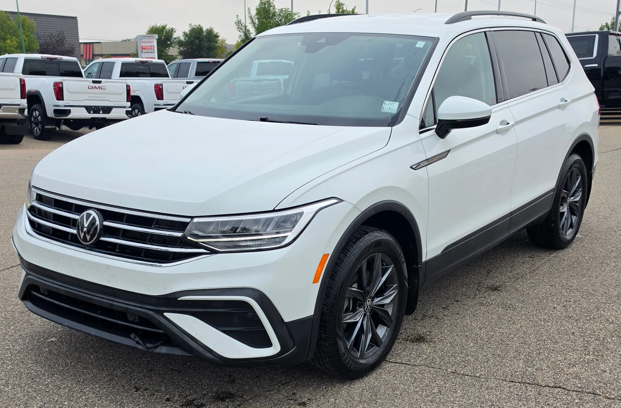Used 2022 White Volkswagen Comfortline image 1