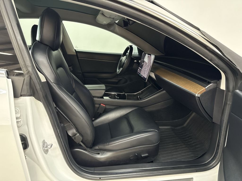 Used 2020 White Tesla Standard Range Plus image 18