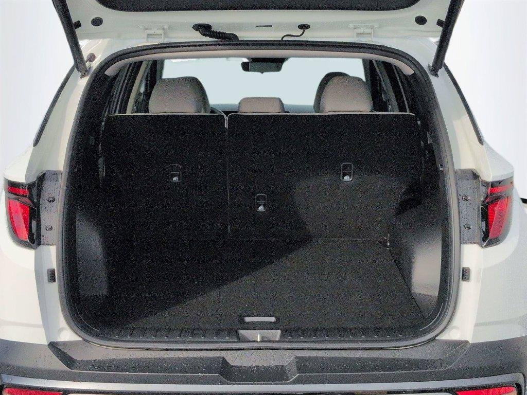 New 2026 White Hyundai SEL Plus FWD image 16