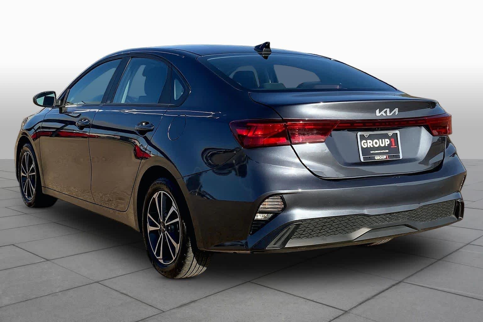 Used 2024 Gravity Gray Kia LXS image 11