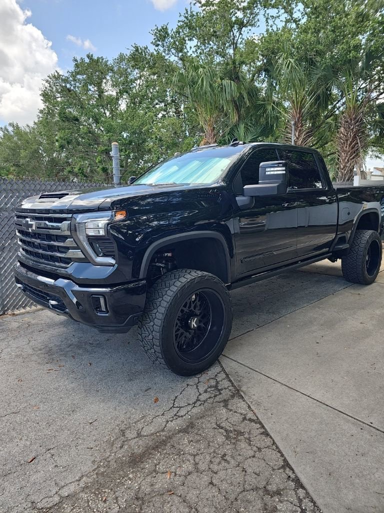 2024 Chevrolet Silverado HD High Country 4WD Crew Cab Standard Box's photo