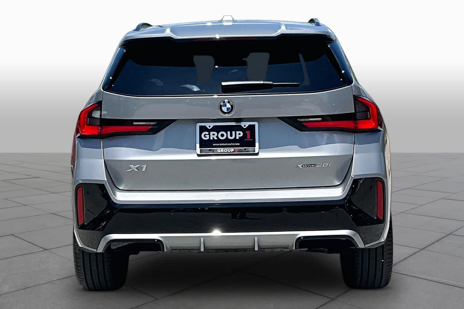 Used 2026 Space Silver Metallic BMW xDrive28i image 4