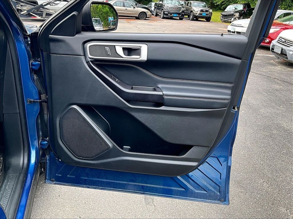 Used 2020 Blue Ford XLT image 12