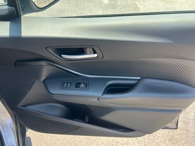 Used 2018 Silver Toyota XLE image 9