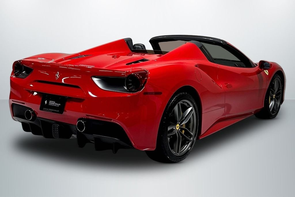 Used 2018  Ferrari  image 7