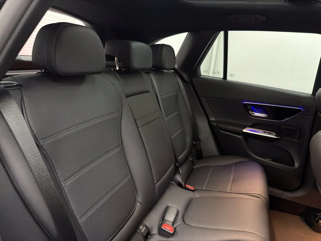 New 2027 Black Mercedes-Benz GLC 300 image 29