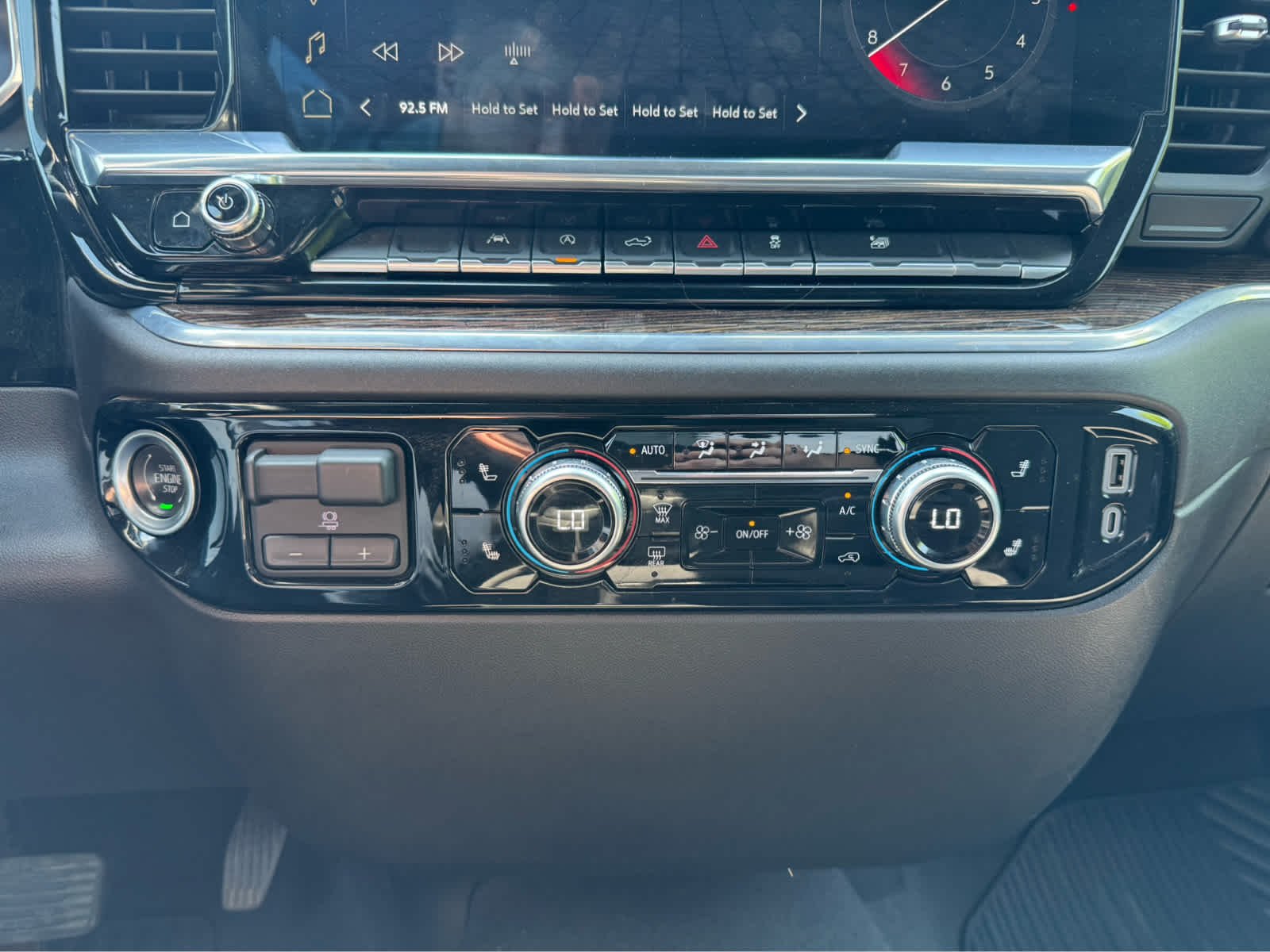 Used 2024 Summit White GMC Elevation image 19